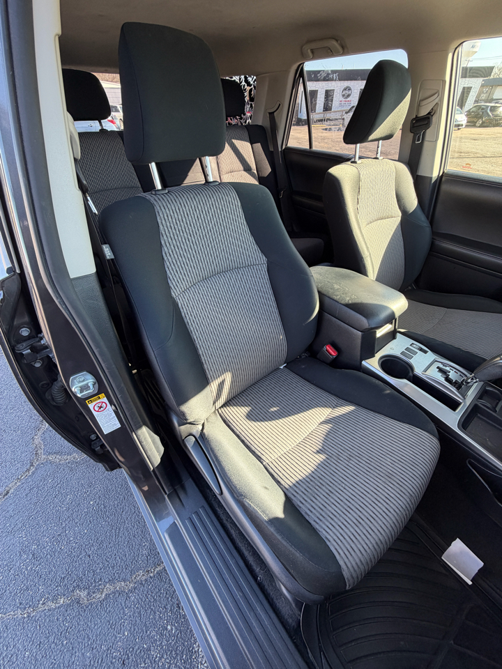 Toyota 4Runner SR5 2WD 2014