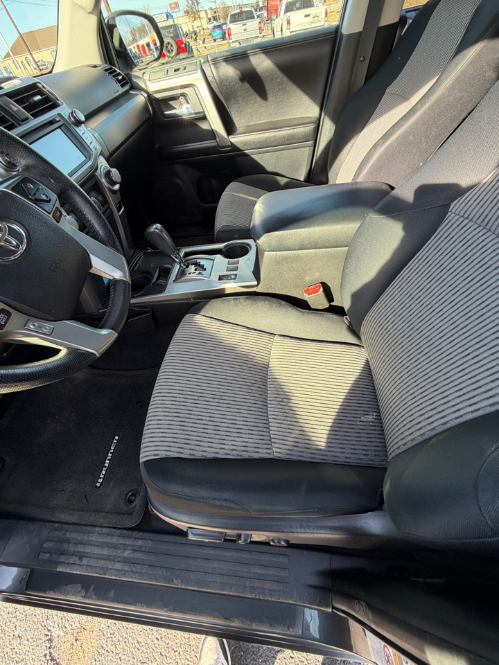 Toyota 4Runner SR5 2WD 2014