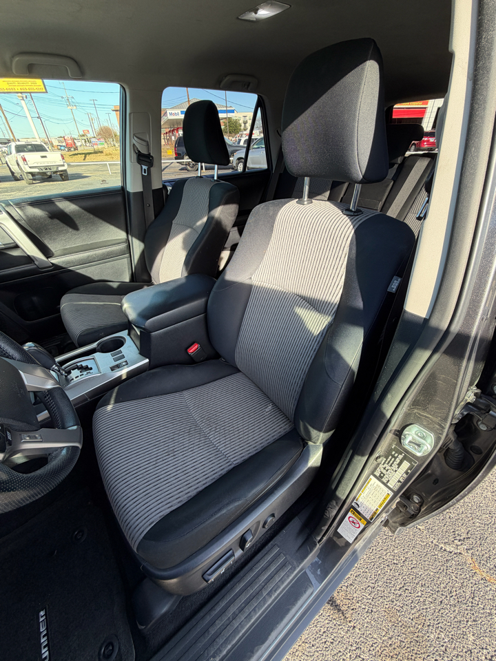 Toyota 4Runner SR5 2WD 2014