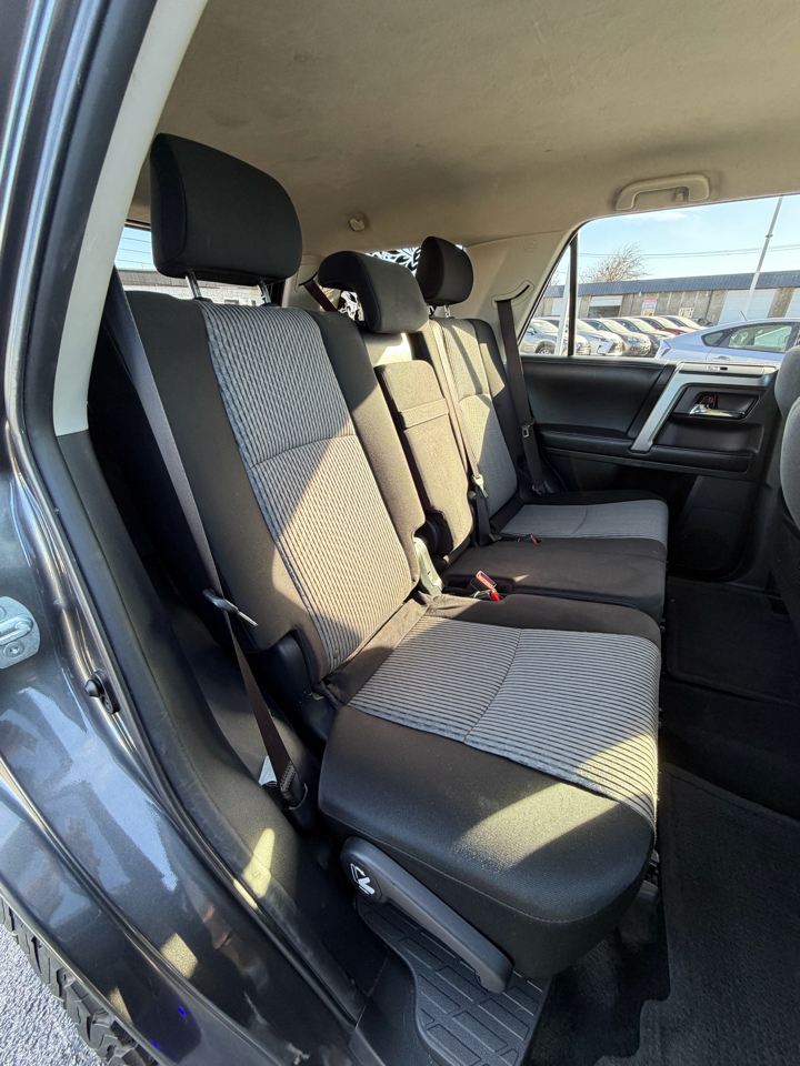 Toyota 4Runner SR5 2WD 2014