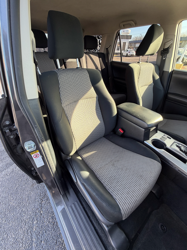 Toyota 4Runner SR5 2WD 2014