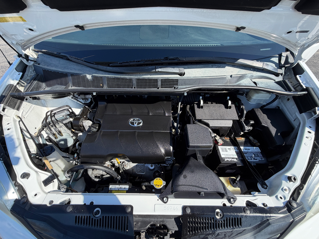 Toyota Sienna Base V6 2011