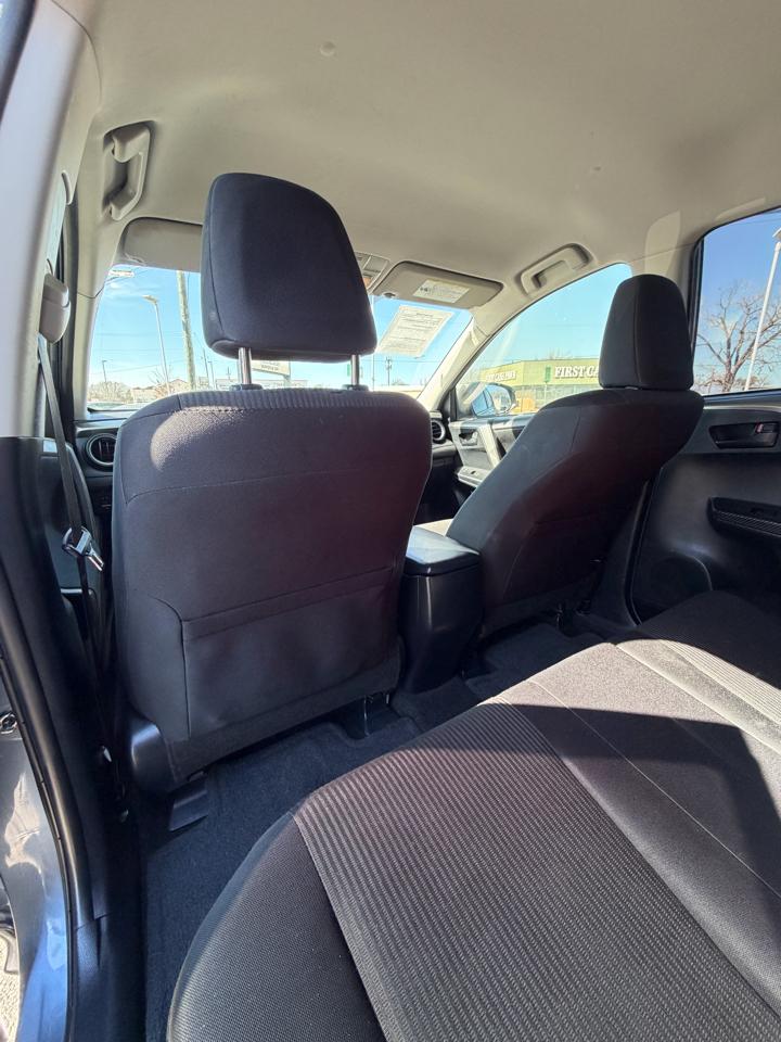 Toyota RAV4 LE FWD 2014