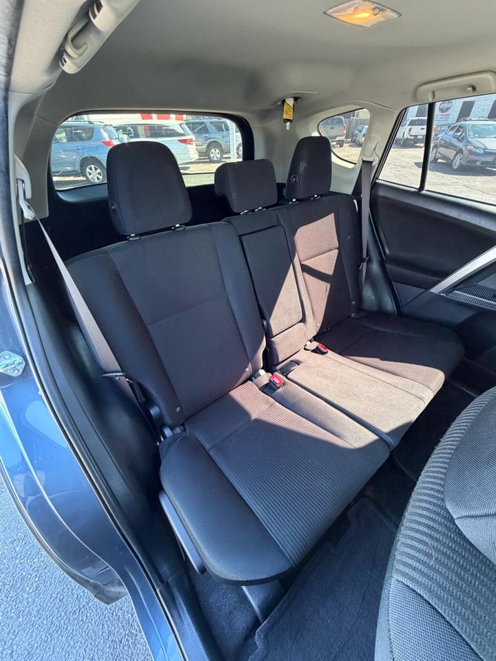 Toyota RAV4 LE FWD 2014