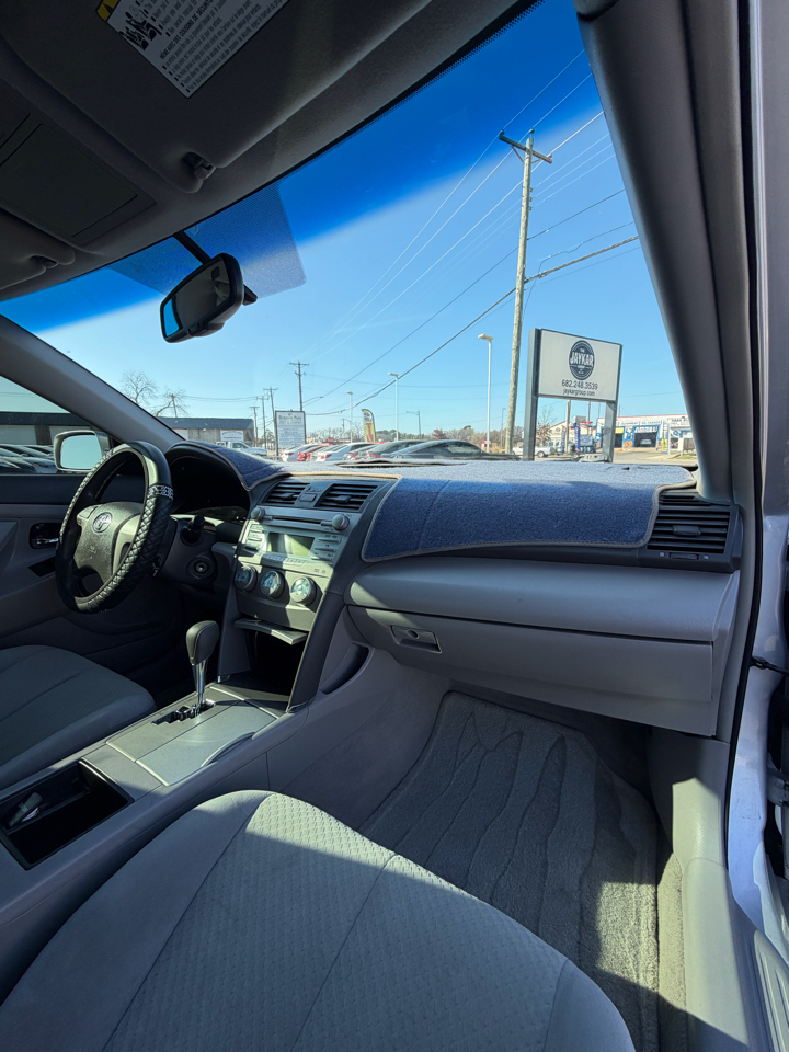 Toyota Camry LE V6 2008