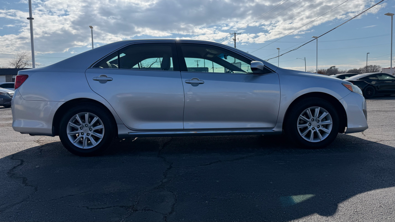 Toyota Camry SE 2012