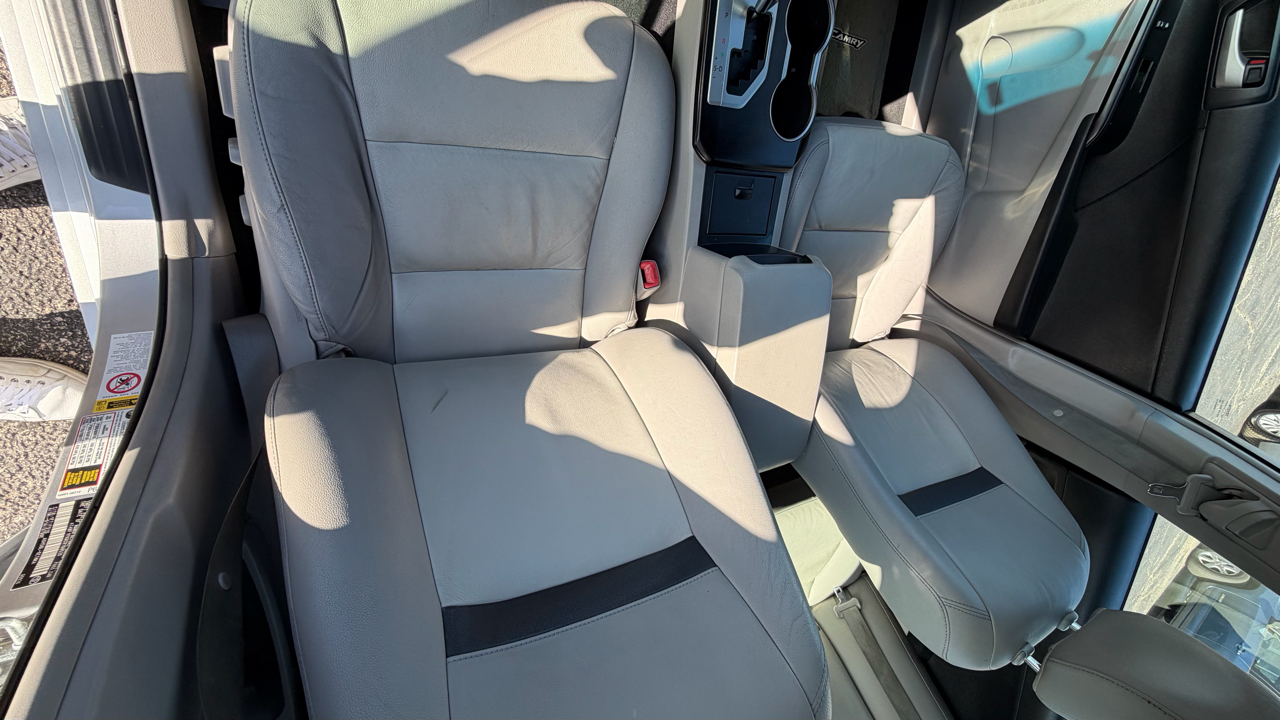 Toyota Camry SE 2012