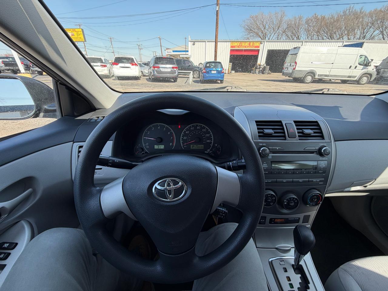 Toyota Corolla Base 5-Speed MT 2011