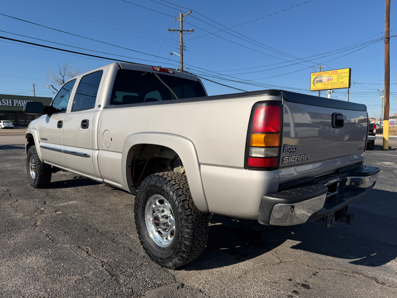 GMC Sierra 2500HD Crew Cab Short Bed 2WD 2004
