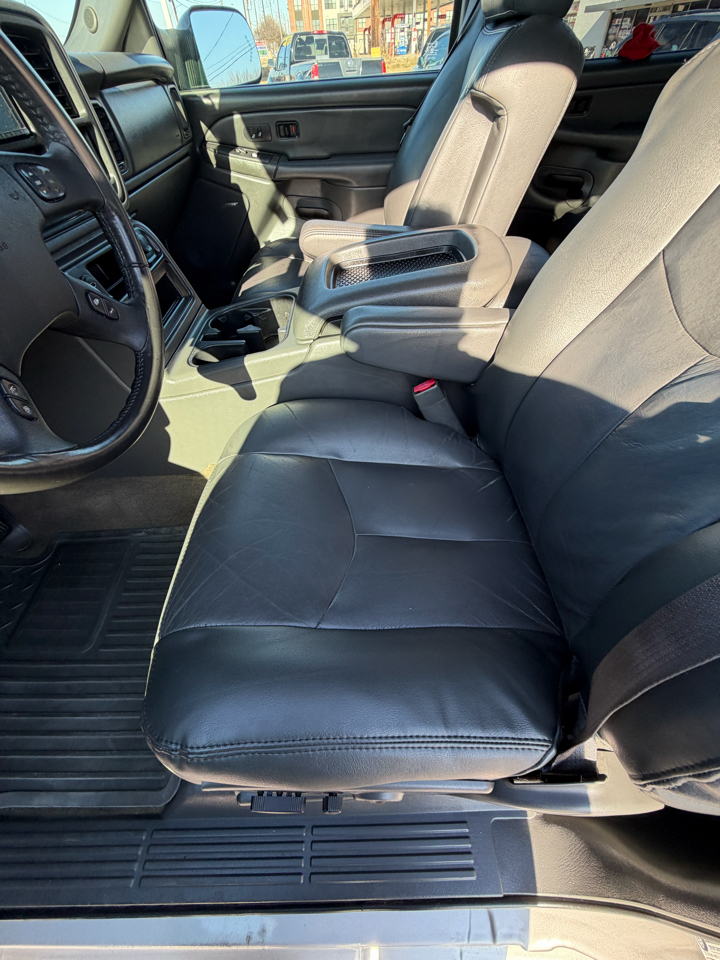 GMC Sierra 2500HD Crew Cab Short Bed 2WD 2004