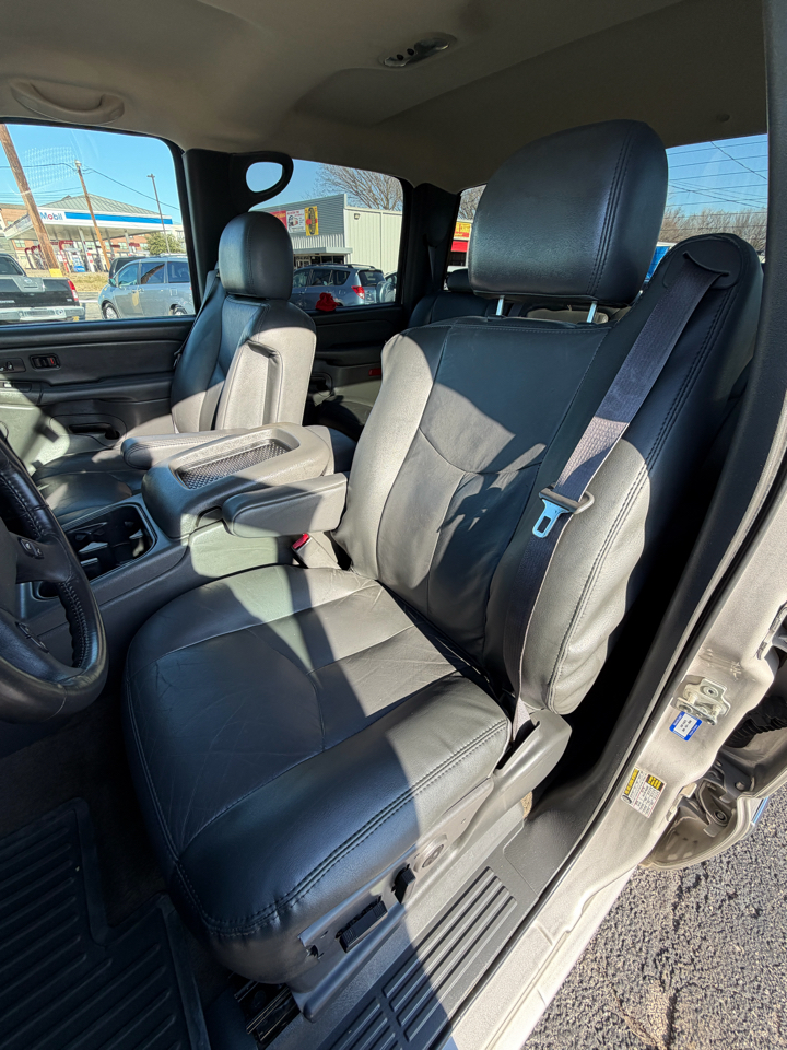 GMC Sierra 2500HD Crew Cab Short Bed 2WD 2004