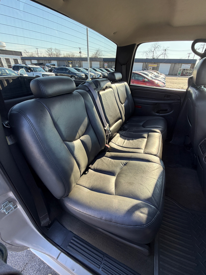 GMC Sierra 2500HD Crew Cab Short Bed 2WD 2004