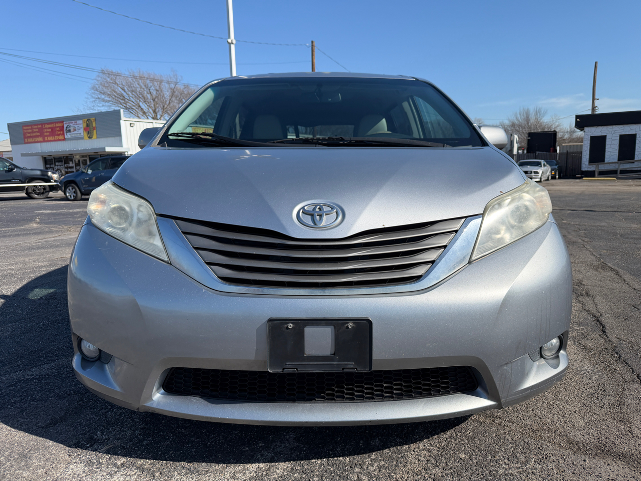 Toyota Sienna XLE FWD 8-Passenger V6 2012