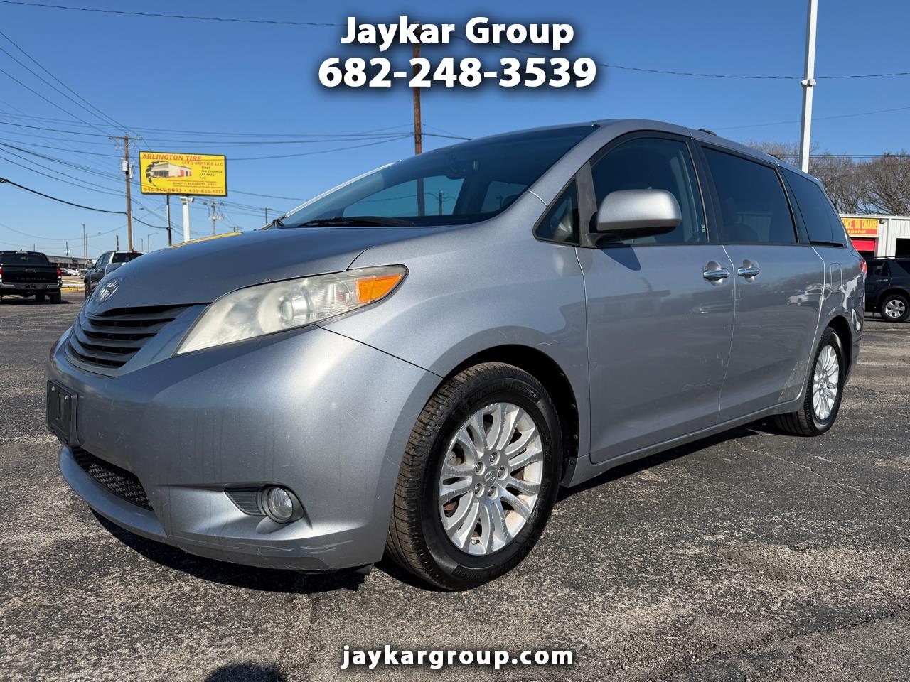Toyota Sienna XLE FWD 8-Passenger V6 2012