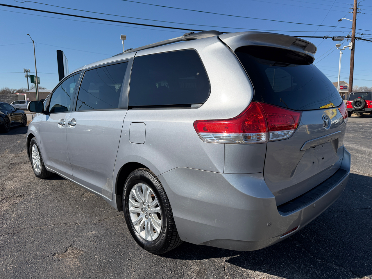 Toyota Sienna XLE FWD 8-Passenger V6 2012