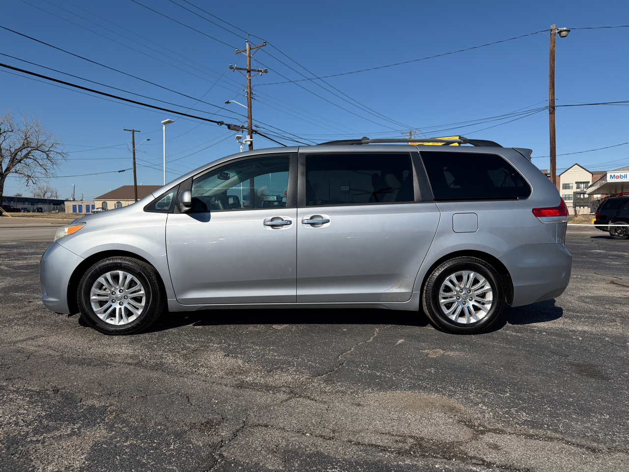 Toyota Sienna XLE FWD 8-Passenger V6 2012