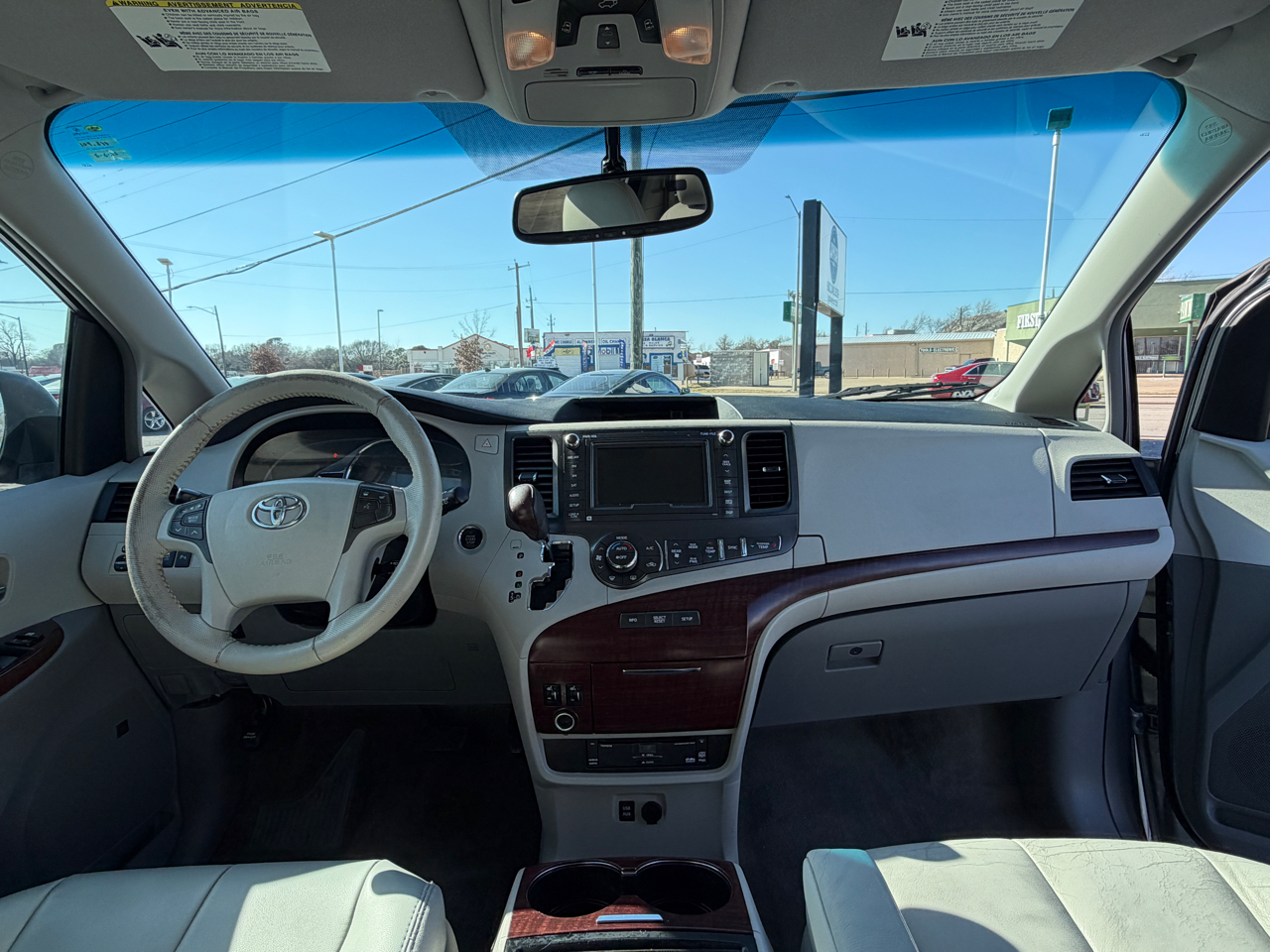 Toyota Sienna XLE FWD 8-Passenger V6 2012