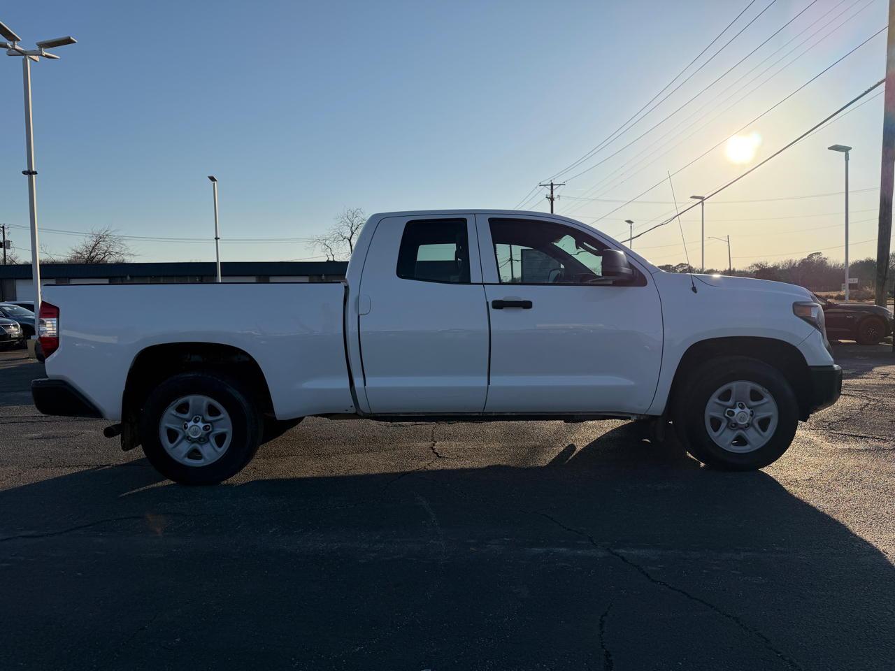 Toyota Tundra SR5 4.6L V8 Double Cab 2WD 2018