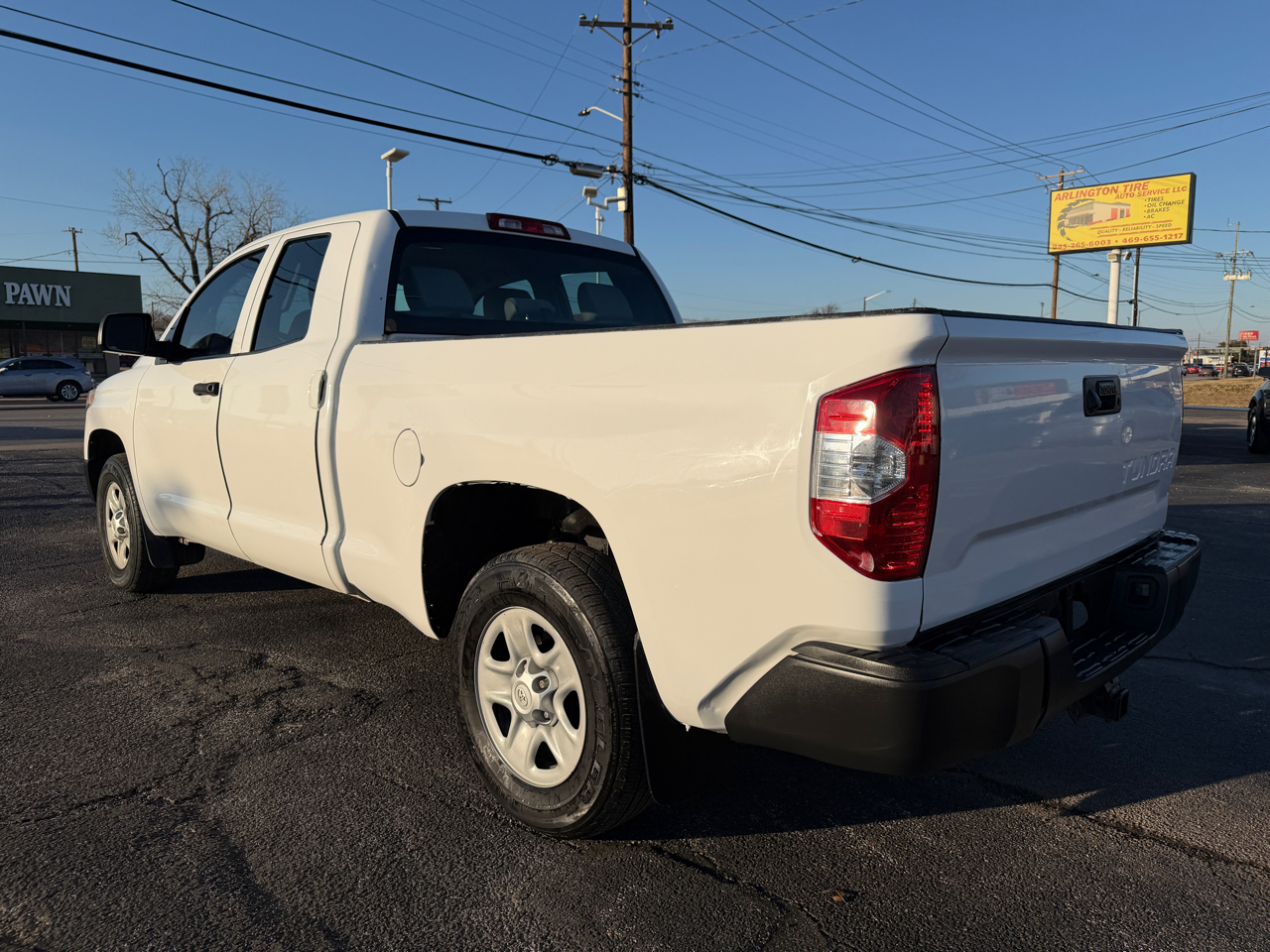 Toyota Tundra SR5 4.6L V8 Double Cab 2WD 2018