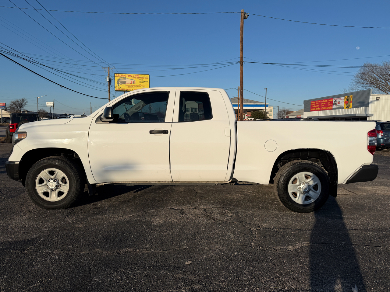 Toyota Tundra SR5 4.6L V8 Double Cab 2WD 2018