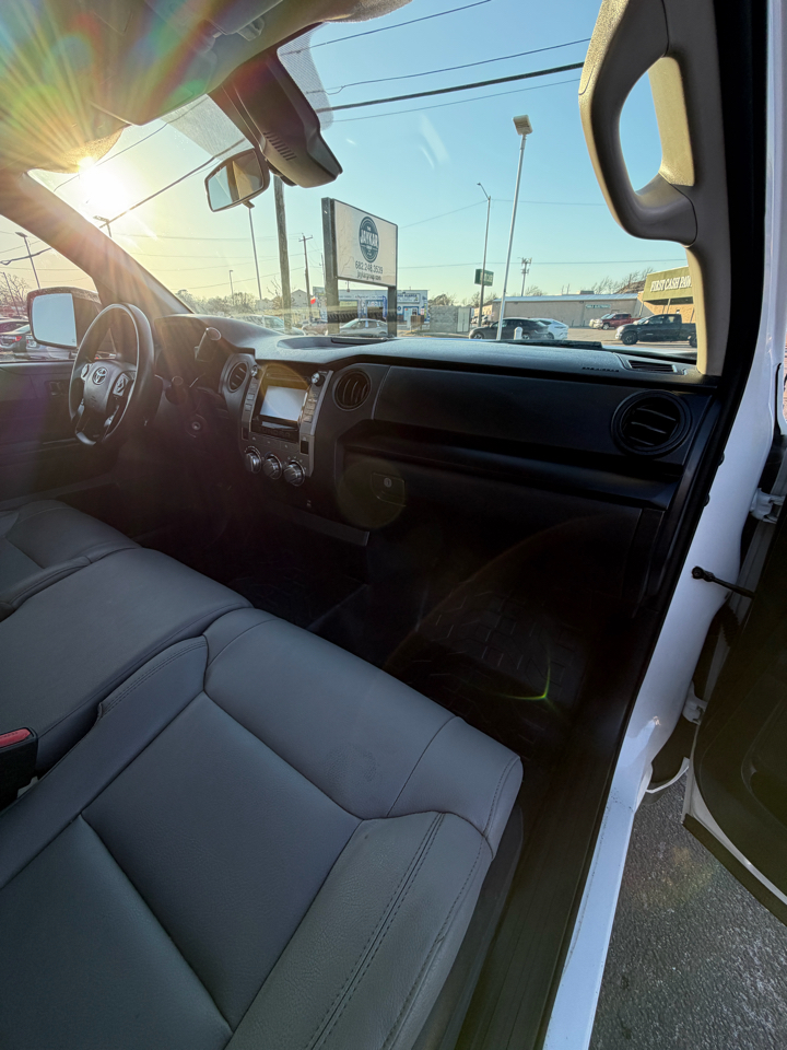 Toyota Tundra SR5 4.6L V8 Double Cab 2WD 2018