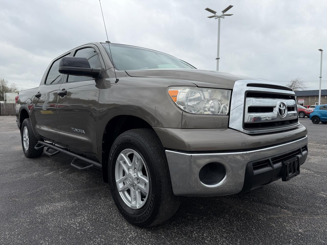 Toyota Tundra Tundra-Grade CrewMax 4.6L 2WD 2013