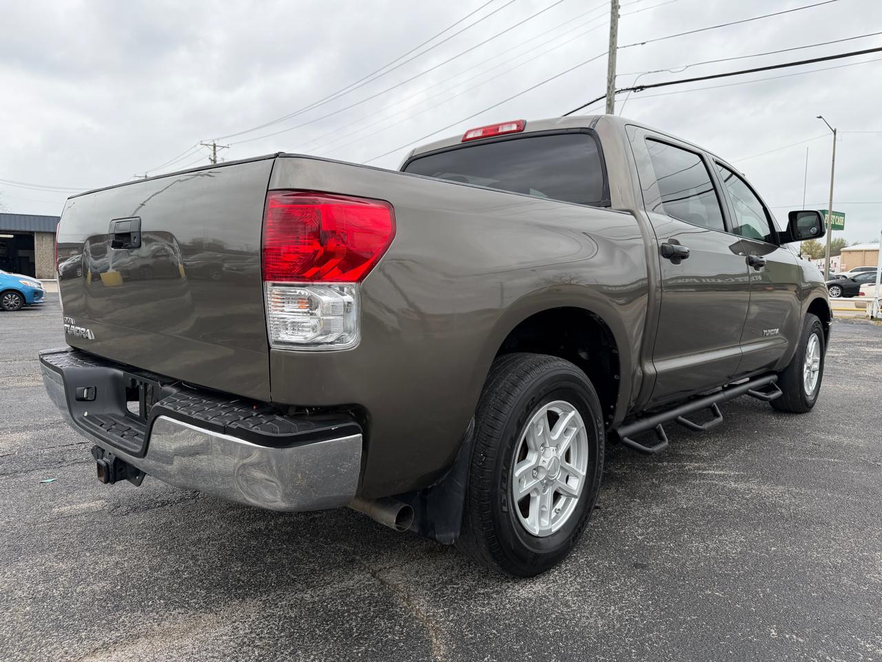 Toyota Tundra Tundra-Grade CrewMax 4.6L 2WD 2013