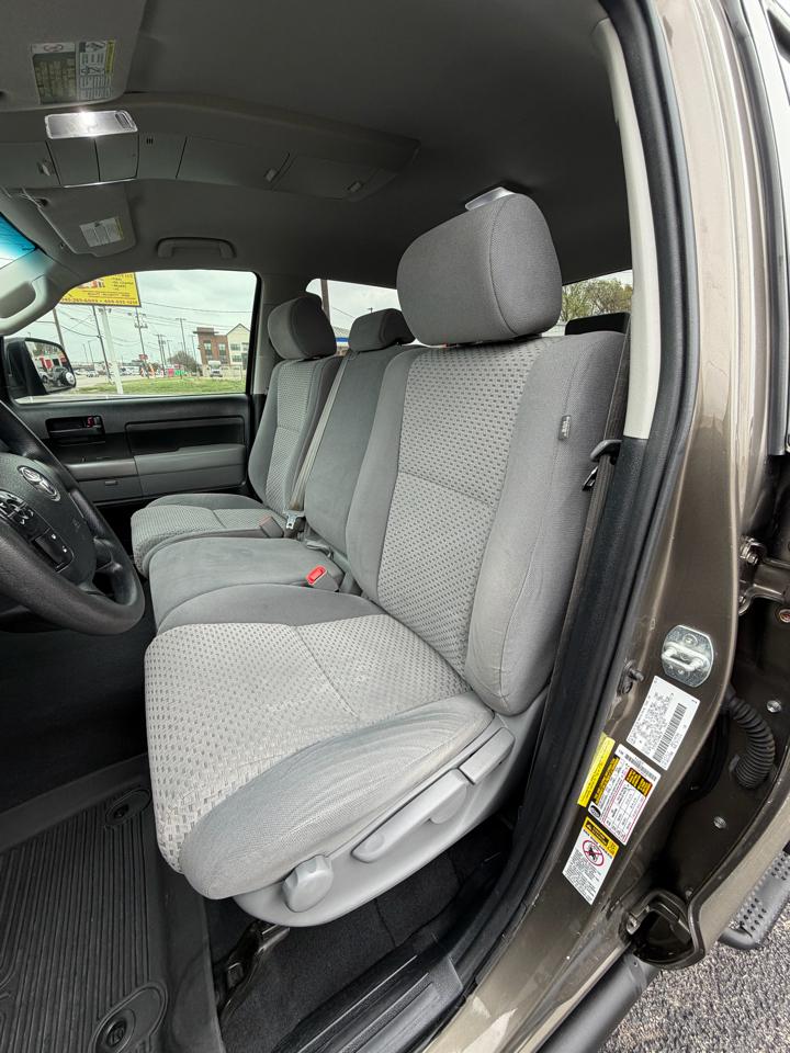 Toyota Tundra Tundra-Grade CrewMax 4.6L 2WD 2013