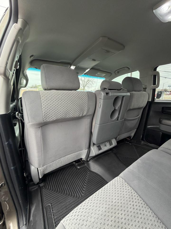 Toyota Tundra Tundra-Grade CrewMax 4.6L 2WD 2013