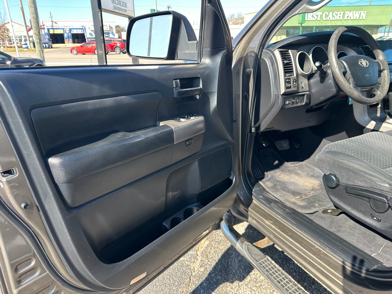 Toyota Tundra Tundra-Grade CrewMax 5.7L 2WD 2010