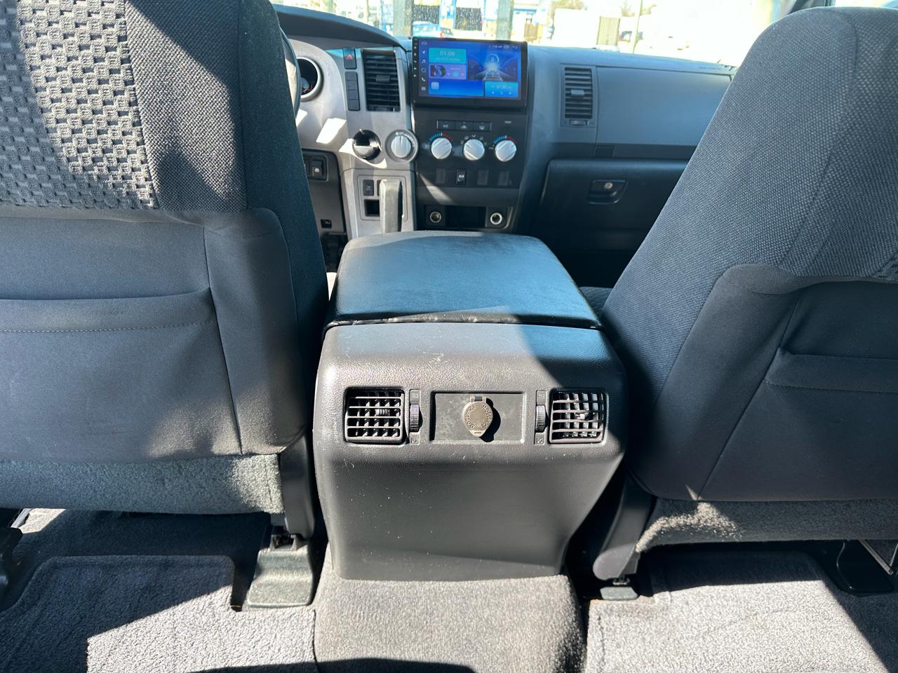 Toyota Tundra Tundra-Grade CrewMax 5.7L 2WD 2010