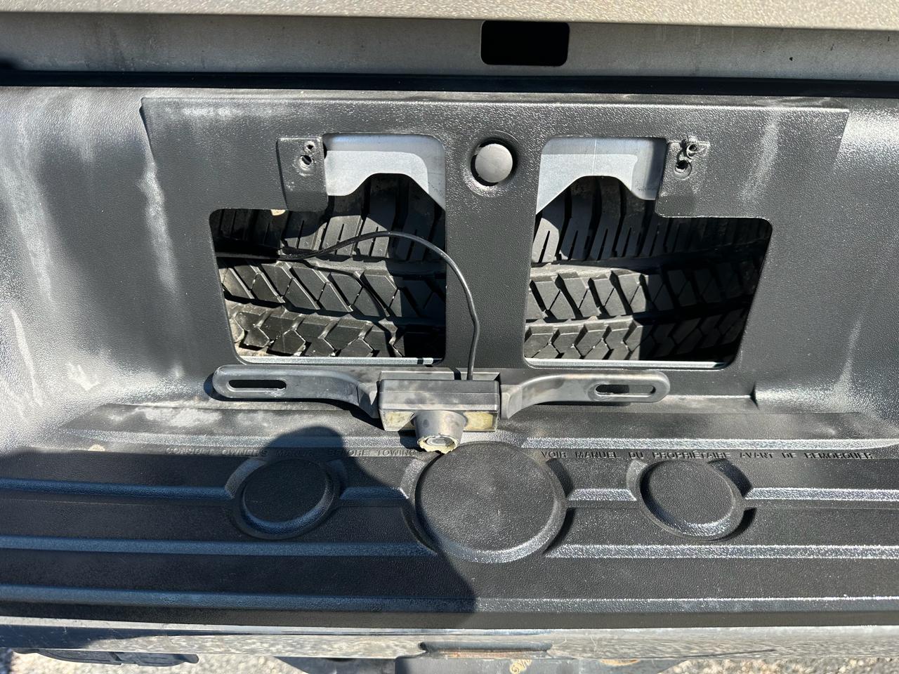 Toyota Tundra Tundra-Grade CrewMax 5.7L 2WD 2010