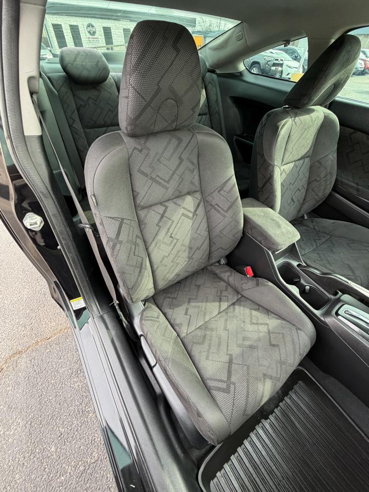 Honda Civic LX Coupe 5-Speed AT 2013