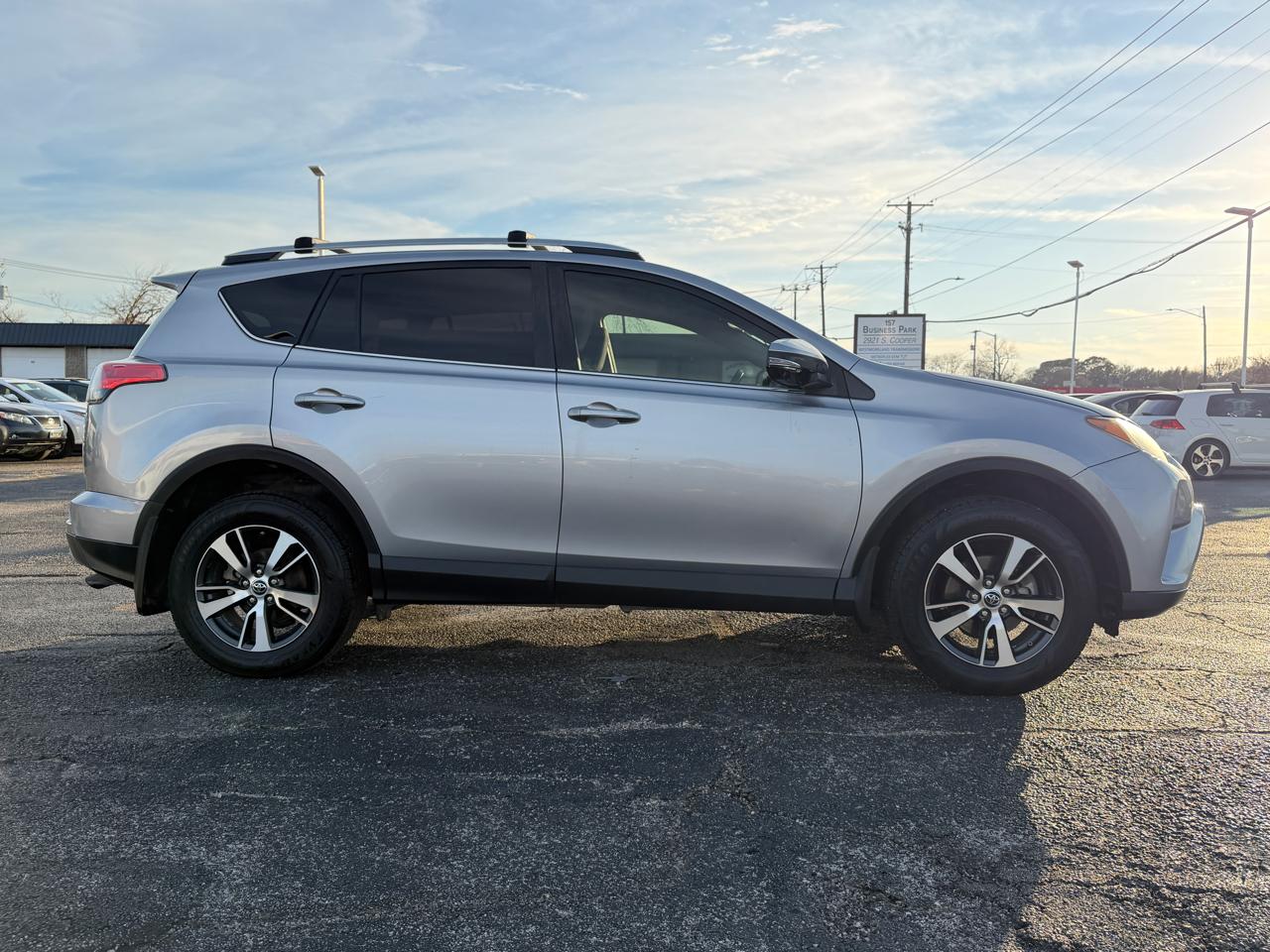 Toyota RAV4 XLE FWD 2016