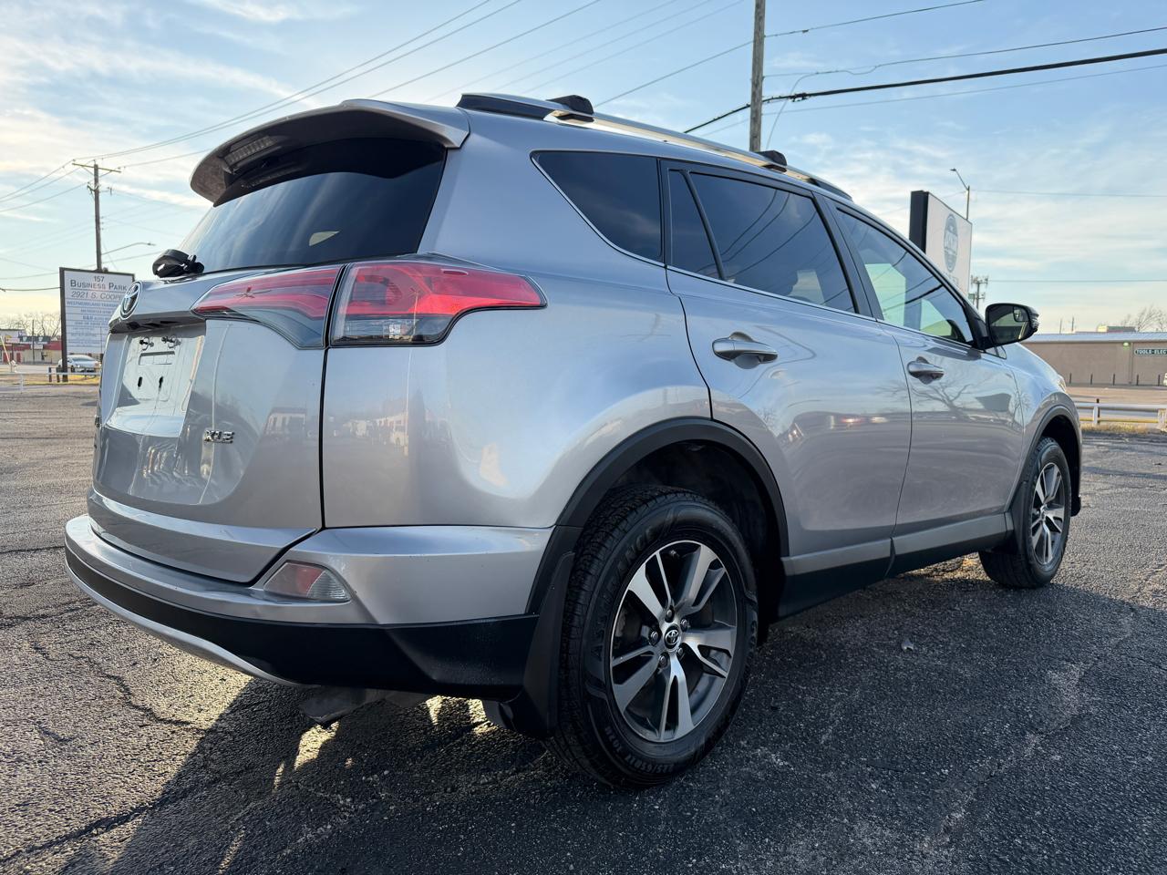 Toyota RAV4 XLE FWD 2016