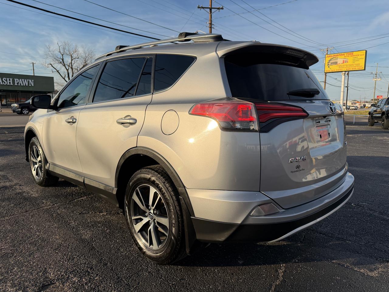 Toyota RAV4 XLE FWD 2016