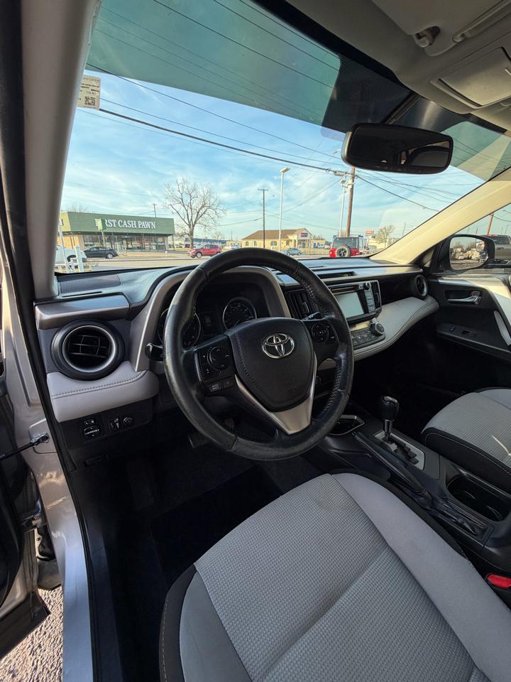 Toyota RAV4 XLE FWD 2016