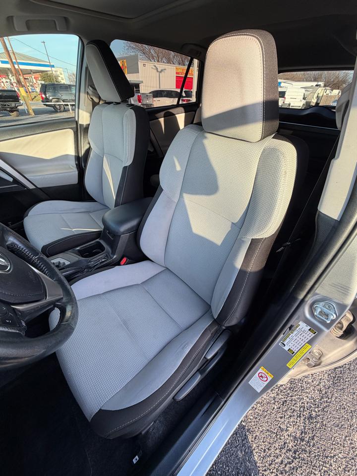 Toyota RAV4 XLE FWD 2016