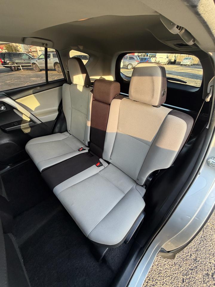 Toyota RAV4 XLE FWD 2016