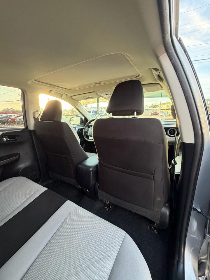 Toyota RAV4 XLE FWD 2016