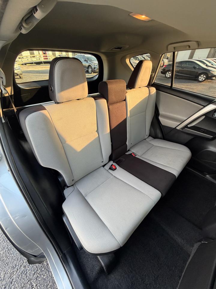 Toyota RAV4 XLE FWD 2016