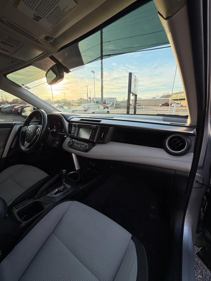 Toyota RAV4 XLE FWD 2016