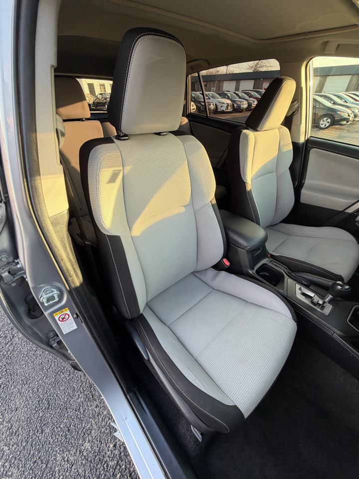 Toyota RAV4 XLE FWD 2016