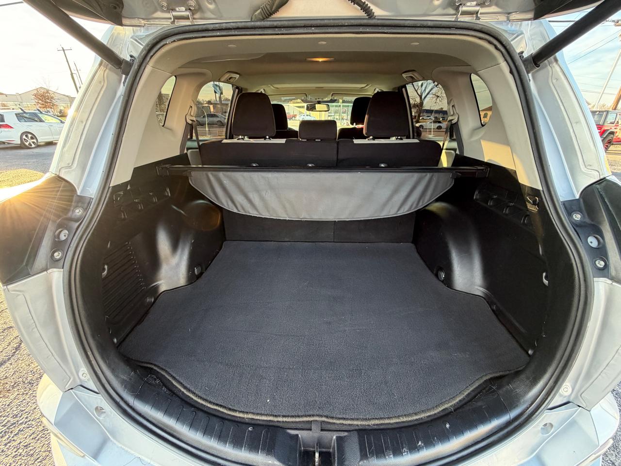 Toyota RAV4 XLE FWD 2016