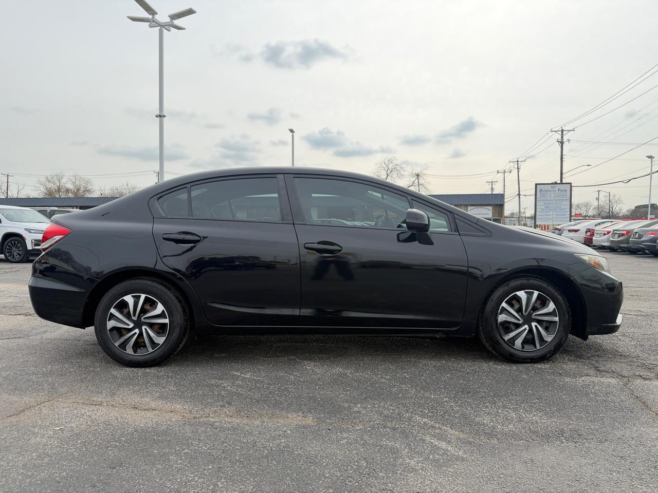 Honda Civic LX Sedan 5-Speed AT 2013
