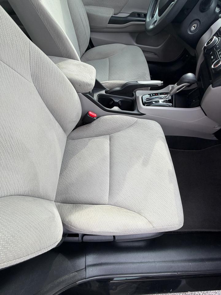 Honda Civic LX Sedan 5-Speed AT 2013