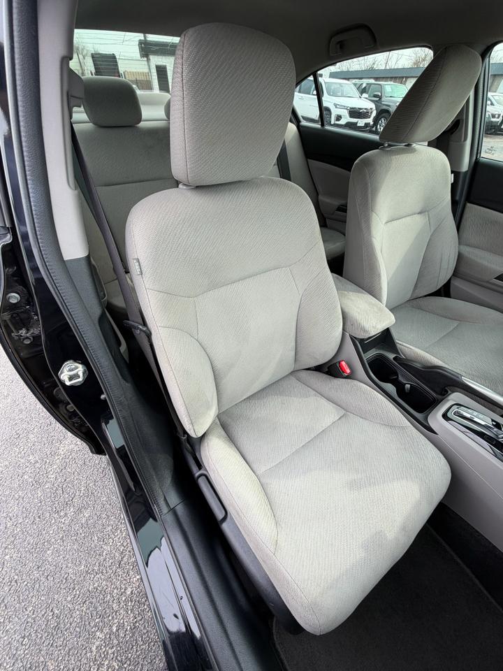 Honda Civic LX Sedan 5-Speed AT 2013