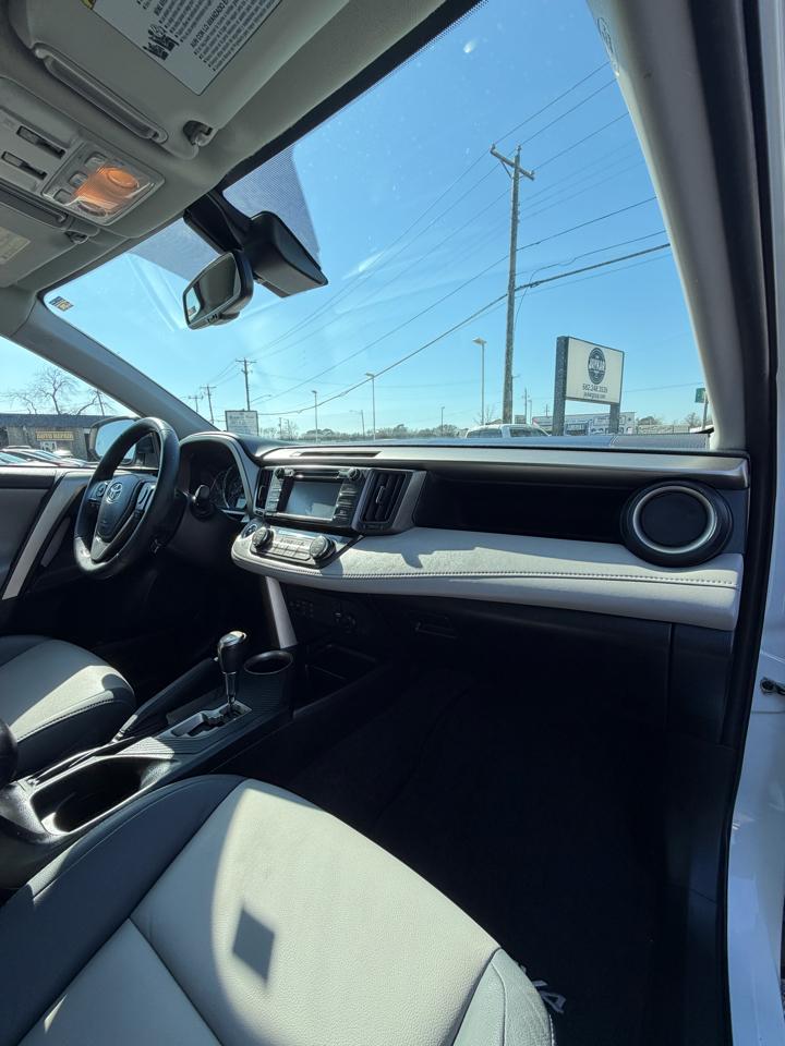 Toyota RAV4 Limited FWD 2015