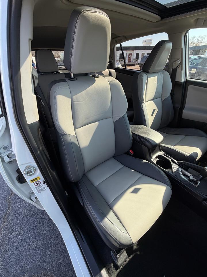 Toyota RAV4 Limited FWD 2015