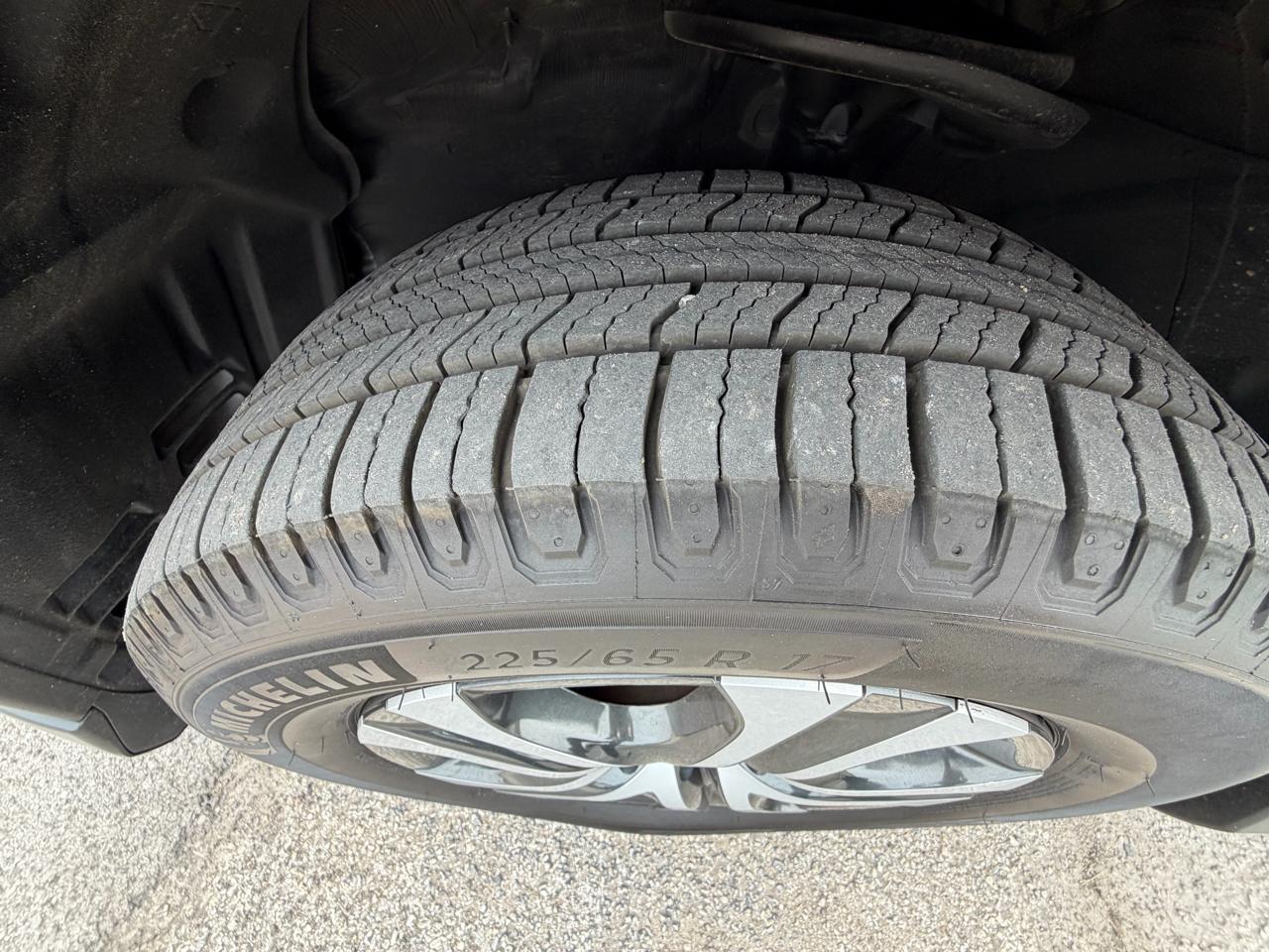 Toyota RAV4 LE FWD 2018